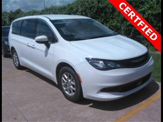 Used 2023 Chrysler Voyager LX image 1