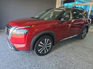 Used 2022 Nissan Pathfinder Platinum image 1