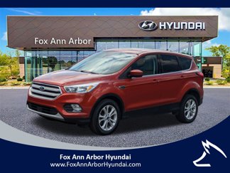 Used 2019 Ford Escape SE image 1