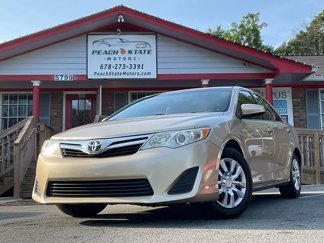 Used 2012 Toyota Camry LE image 1