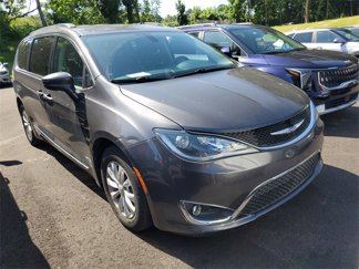 Used 2017 Chrysler Pacifica Touring-L image 1
