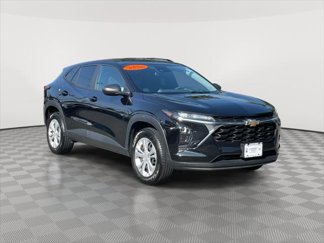 Used 2024 Chevrolet Trax LS image 1