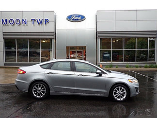 Used 2020 Ford Fusion SE image 1