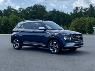 Used 2022 Hyundai Venue Limited image 1