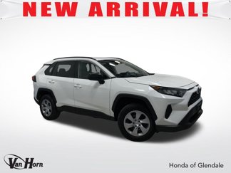 Used 2021 Toyota RAV4 LE image 1