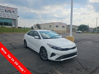 Used 2022 Kia Forte LXS image 1