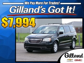 Used 2014 Chrysler Town & Country Touring image 1