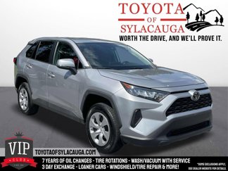 Used 2022 Toyota RAV4 LE image 1