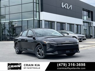 New 2025 Kia K4 LXS image 1
