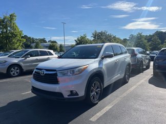Used 2014 Toyota Highlander XLE image 1