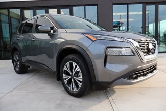 Used 2023 Nissan Rogue SV image 1
