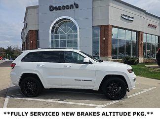 Used 2019 Jeep Grand Cherokee Altitude image 1