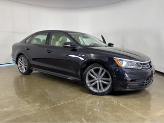 Used 2018 Volkswagen Passat 2.0T R-Line w/ R-Line Lighting Package image 1