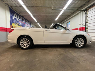 Used 2011 Chrysler 200 Touring image 1