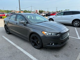 Used 2016 Ford Fusion SE image 1