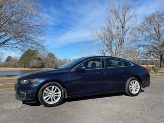 Used 2017 Chevrolet Malibu LT w/ Driver Confidence Package image 1