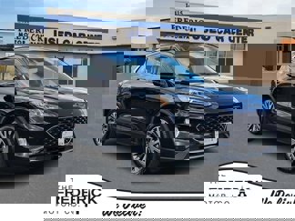 Used 2020 Ford Escape Titanium image 1