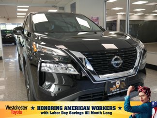 Used 2023 Nissan Rogue SV image 1