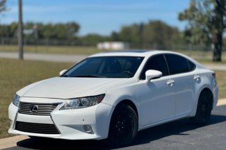 Used 2013 Lexus ES 350 w/ Luxury Pkg image 1
