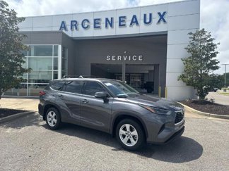 Used 2022 Toyota Highlander L image 1
