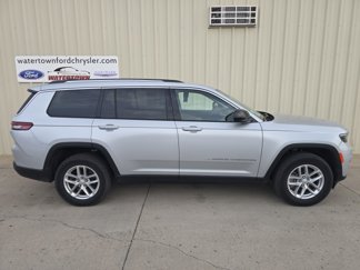 Used 2023 Jeep Grand Cherokee L Laredo image 1