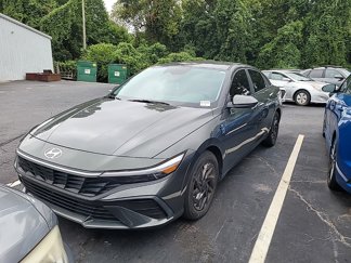 Used 2024 Hyundai Elantra SEL image 1