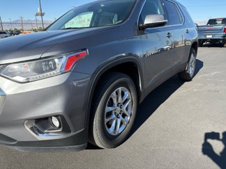 Used 2020 Chevrolet Traverse LT image 1
