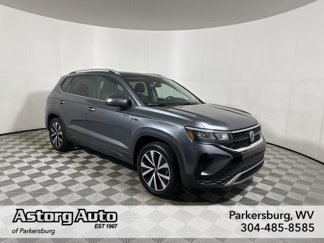 Used 2022 Volkswagen Taos SE image 1