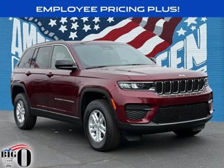 New 2025 Jeep Grand Cherokee Laredo image 1