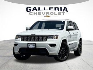Used 2020 Jeep Grand Cherokee Altitude image 1