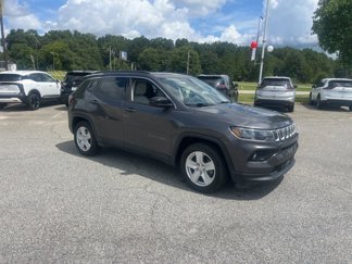 Used 2022 Jeep Compass Latitude image 1