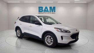 Used 2022 Ford Escape SE image 1