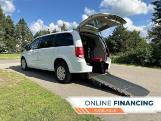 Used 2017 Dodge Grand Caravan SE image 1