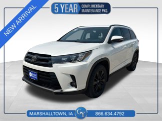 Used 2019 Toyota Highlander SE image 1