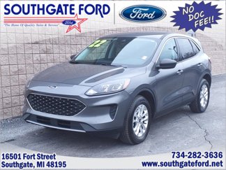 Used 2022 Ford Escape SE w/ Cold Weather Package image 1