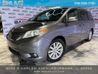 Used 2013 Toyota Sienna XLE image 1
