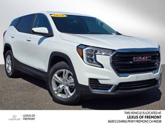 Used 2024 GMC Terrain SLE image 1