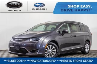 Used 2017 Chrysler Pacifica Touring-L image 1