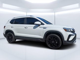 Used 2022 Volkswagen Taos SE w/ Panoramic Sunroof Package image 1