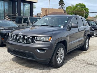 Used 2021 Jeep Grand Cherokee Laredo image 1