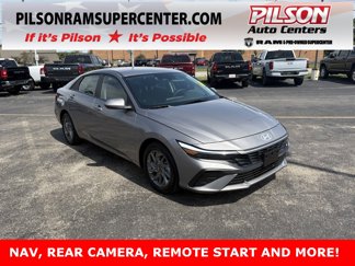 Used 2024 Hyundai Elantra SEL image 1