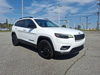 Used 2023 Jeep Cherokee Altitude Lux image 1