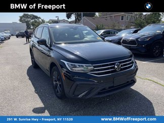 Used 2022 Volkswagen Tiguan SE image 1