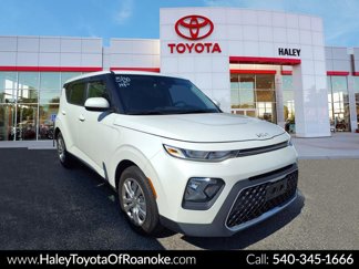 Used 2022 Kia Soul LX image 1
