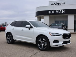 Used 2021 Volvo XC60 T5 Momentum w/ Premium Package image 1