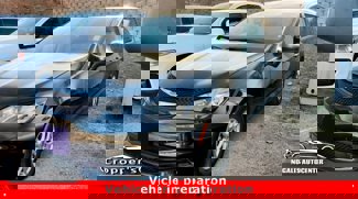 Used 2023 Chrysler Voyager LX image 1