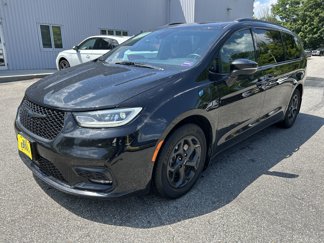 Used 2021 Chrysler Pacifica Touring w/ S Appearance Package image 1