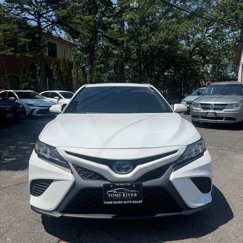 Used 2020 Toyota Camry SE image 1