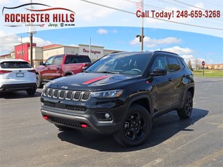 Used 2024 Jeep Compass Trailhawk w/ Trailhawk Convenience Group image 1