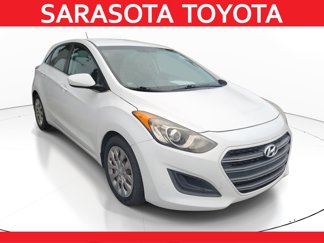 Used 2017 Hyundai Elantra GT image 1